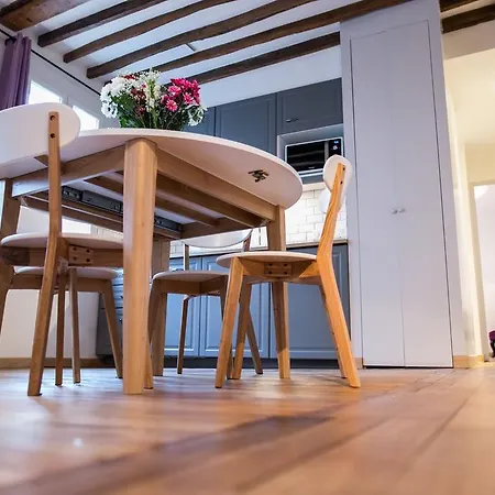 Into - Montparnasse Apartment *